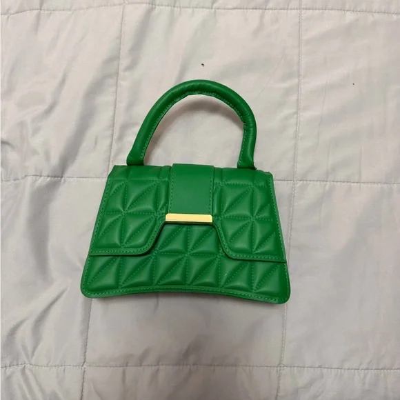 Shein - Elegant Green Quilted Handbag - Picture 3 of 3